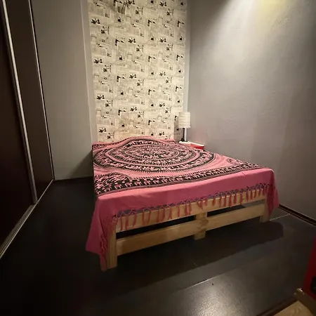 Apartament Red And White