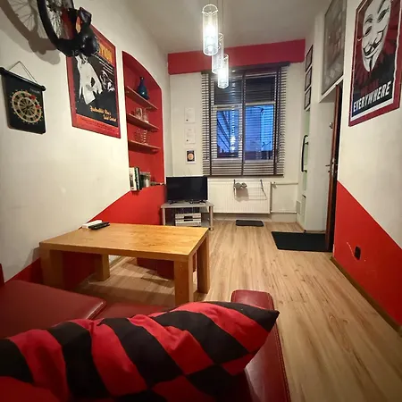 Apartament Red And White *